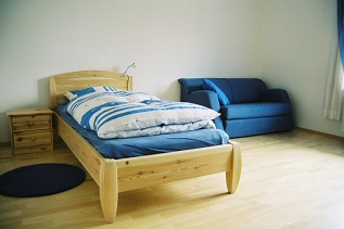 blaues Zimmer, Bett 